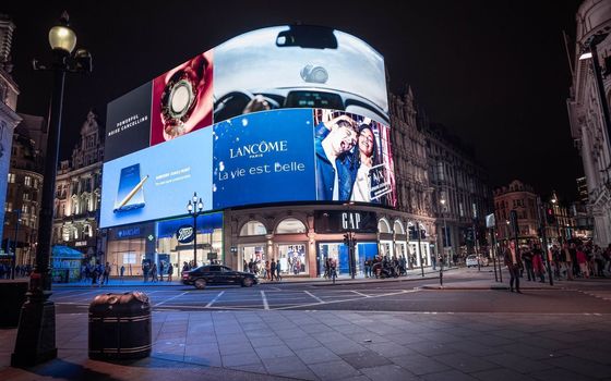 ODM Außen-LED-Video-Bildschirm P3 Wandmontierte LED-Anzeige Immersive