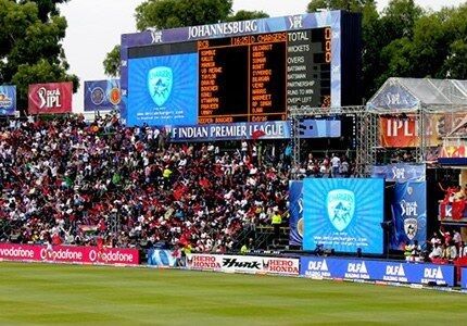 Vielseitiges Digital Sign Board Outdoor P3.91 LED-Display HDMI-Eingang
